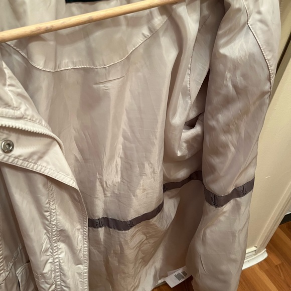Ralph Lauren Womens Raincoat - Picture 4 of 8